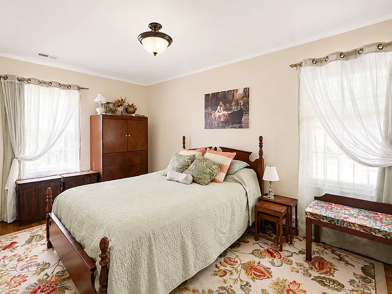 703 Oak Creek Rd — Photo 12