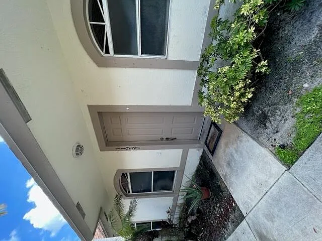 11957 Sturbridge Ln — Photo 1