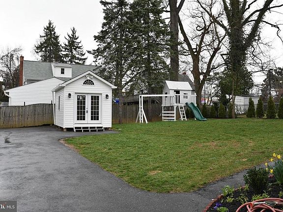 4th image of 4107 Knowles Ave