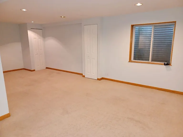 2476 Amber Ln — Photo 11