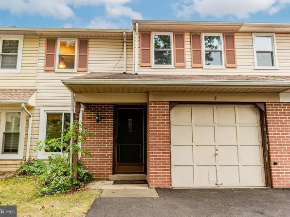5 Saw Buck Cir, Horsham, PA 19044