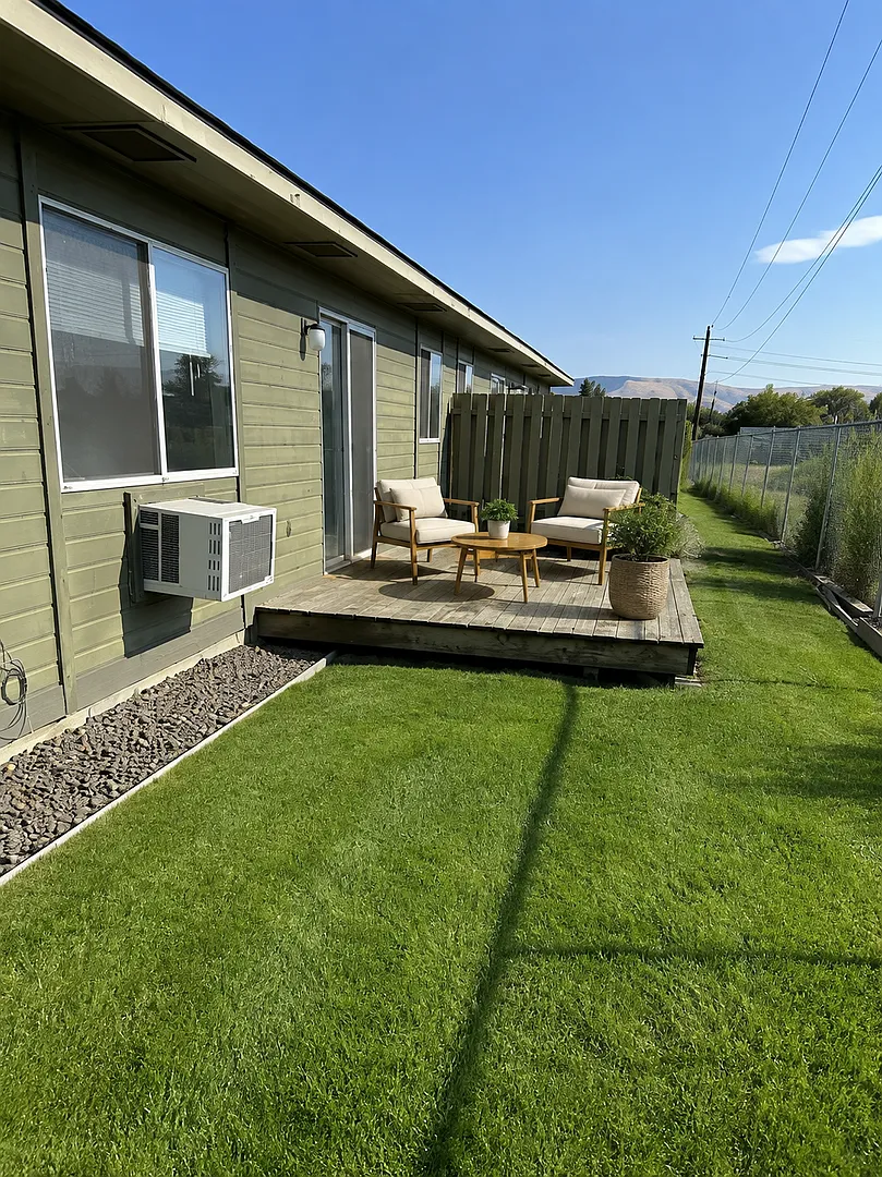 3408 Vincenta Way — Photo 4