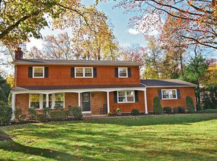 106 Augusta Dr, Lincroft, NJ