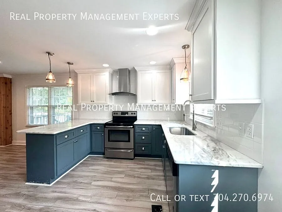 Beautiful 3BR/2.5BA home in Charlotte! — Photo 4