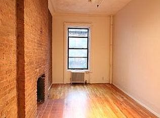 360 W 46th St #2A, New York, NY 10036