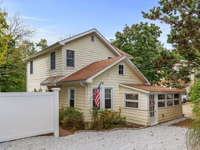67 Grove Street, Branford, CT, 06405