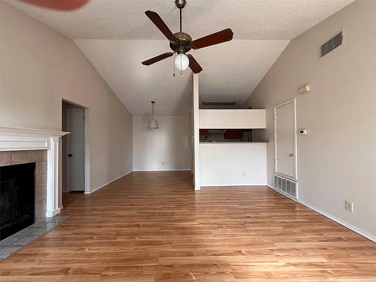 433 Sailmaster St #A — Photo 3