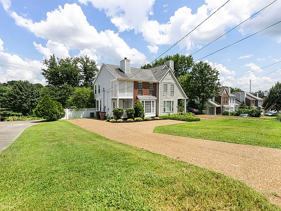 Great parking for 3 cars