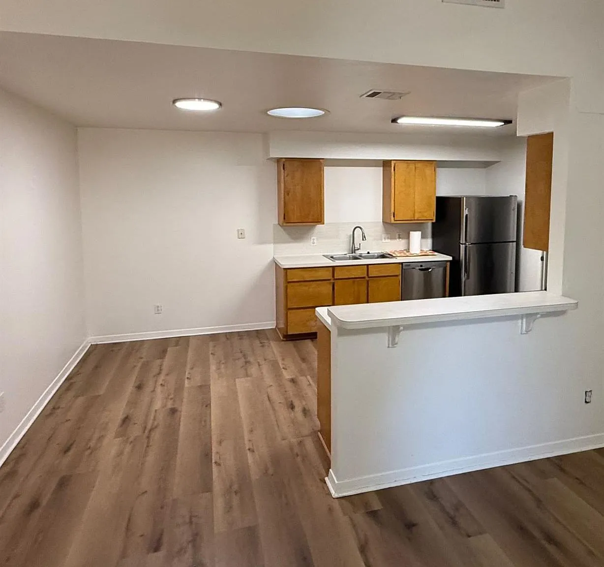 3 bed, 2.0 bath, 1400 sqft, $1,925 — Photo 3