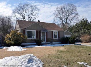 129 Long View Dr, Warwick, RI 02886