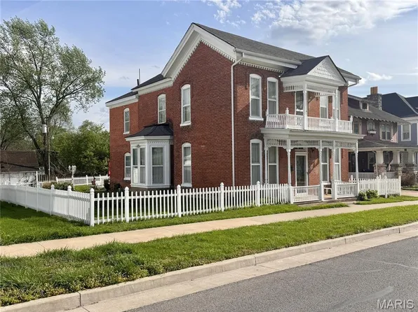 1106 Georgia St, Louisiana, MO 63353