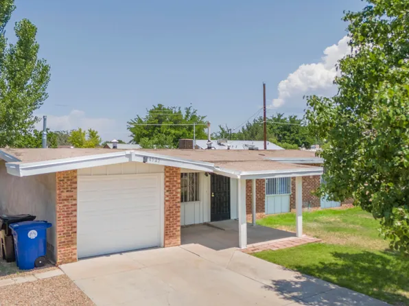 4525 Valley Garden Cir SW, Albuquerque, NM 87105