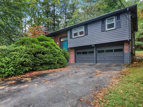 10 Hillcrest Rd, Medfield, MA 02052