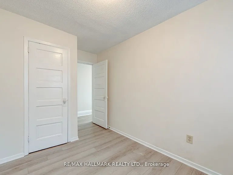 576 Ossington Ave S #2 — Photo 13