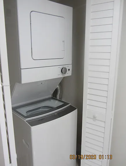 1 bed, 810 sqft, $1,800 — Photo 2