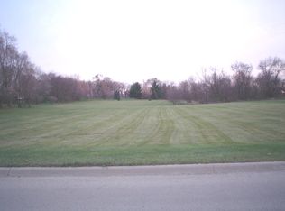 9002 Sheringham Dr, Roscoe, IL 61073