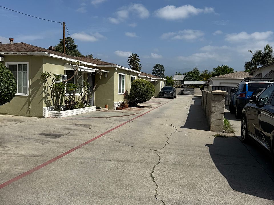 Front of 5 unit complex, 323 is towards the back