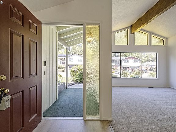 3rd image of 2878 SE Willow Dr