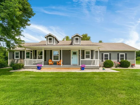 21256 203rd St, Tonganoxie, KS 66086