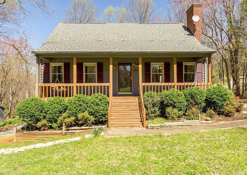 1st image of 107 Woodruff Cir