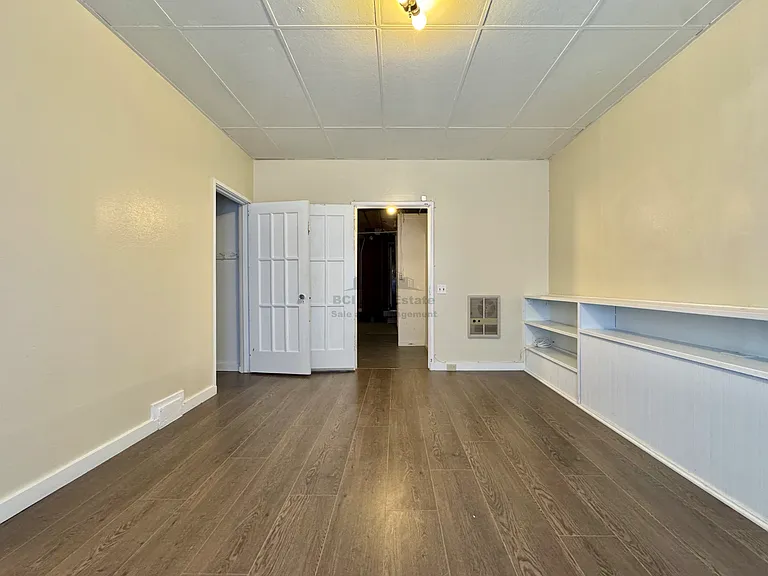2422 Balboa St — Photo 2