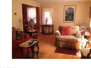 93 Shadow Ln, West Hartford, CT 06110