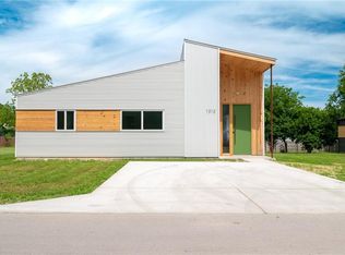 1312 Green St, Lockhart, TX 78644