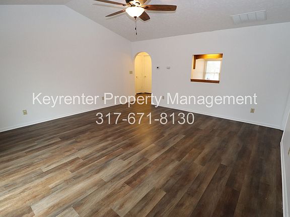 3rd image of 11156 Fall Dr