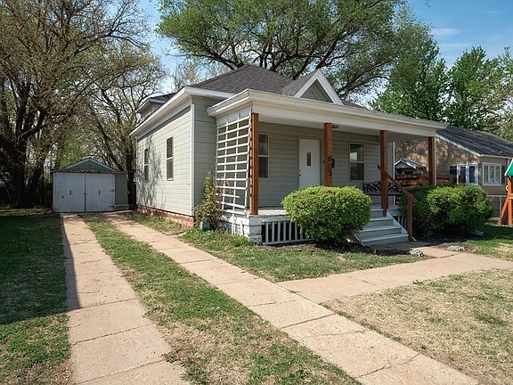 2nd image of 605 W Crawford Ave
