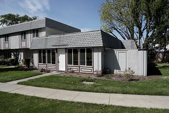 1st image of 318 Heredia Ct