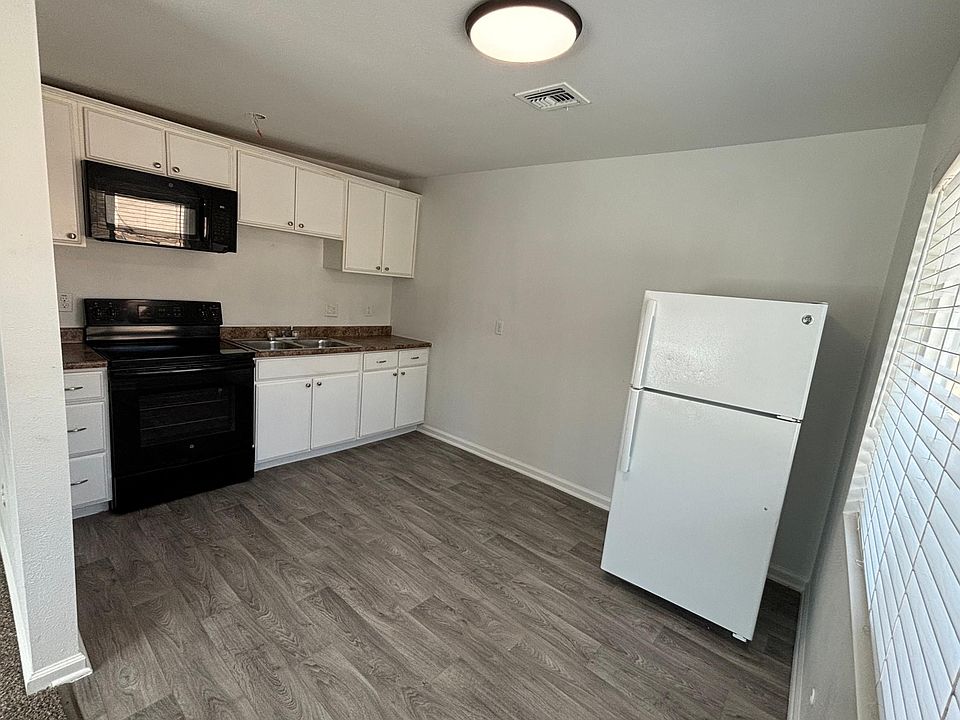 1st image of 1525 E Sunnyside Dr APT A