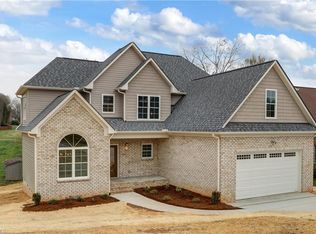 4032 Still Brook Ln, High Point, NC 27265