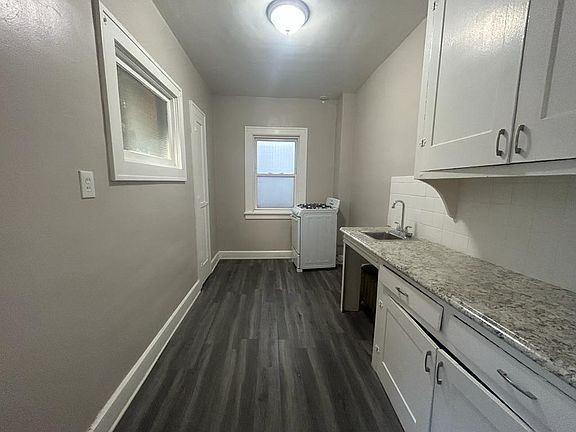 2nd image of 713 Broadway Ave APT 6
