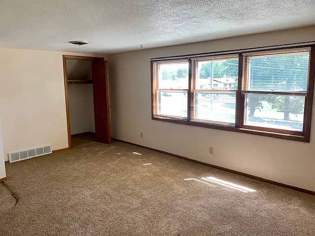 2 bed, $975 — Photo 3