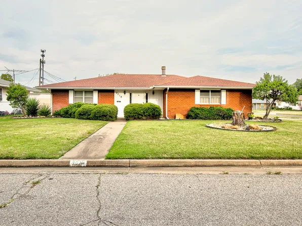 2718 Sage Dr, Enid, OK 73701