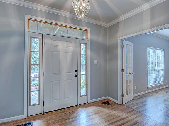 5th image of 4412 Deer Park Dr