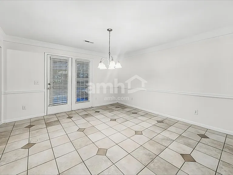 4601 Heritage Woods Dr — Photo 5