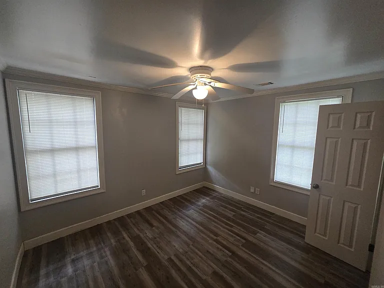 1605 S Pierce St — Photo 12