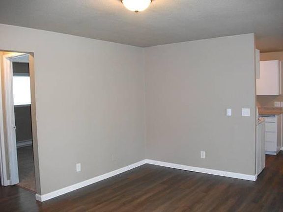 2nd image of 18207 1st Ave S #C2