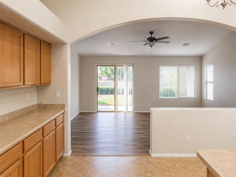 42376 W Chisholm Dr — Photo 10