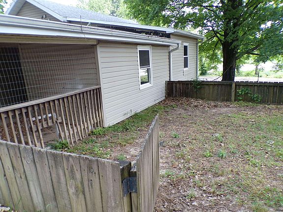 4th image of 204 S 2nd Street