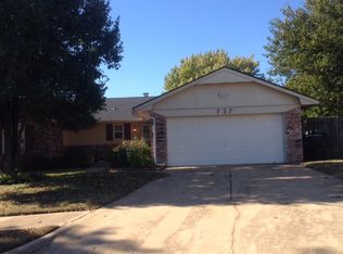 737 Oak Cliff St, Moore, OK 73170