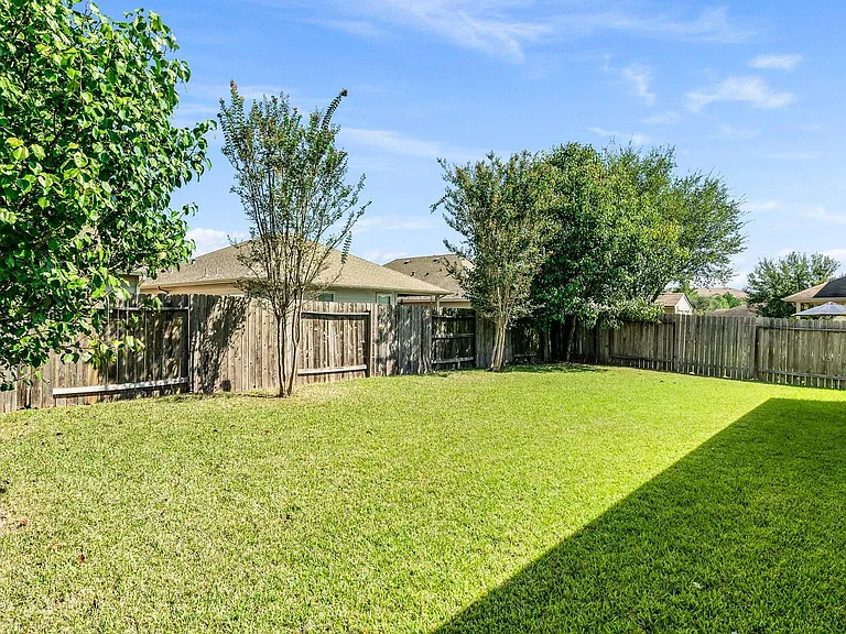 25315 Saddlebrook Ranch Dr — Photo 31