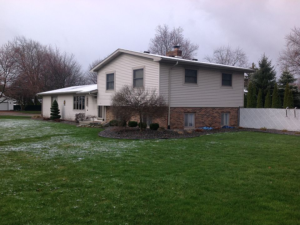 1st image of 460 Franconian Dr E
