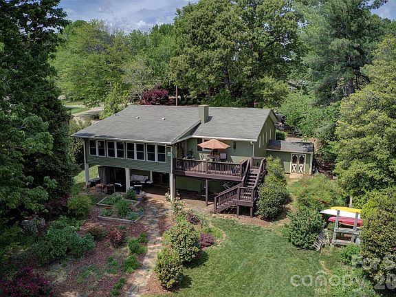 3rd image of 3002 Lake Shore Rd S