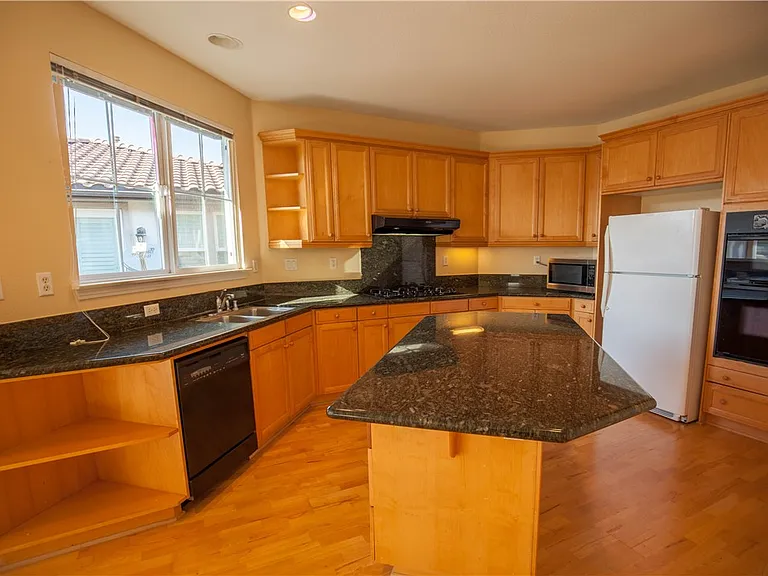 2889 Plaza Del Amo #108 — Photo 4