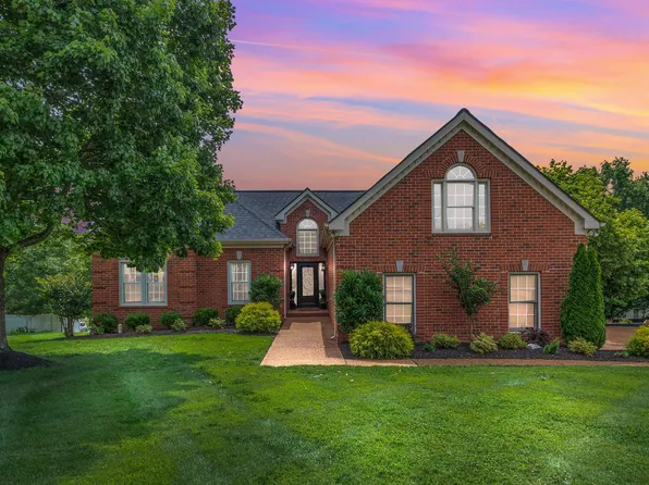 2779 Landcashire Ct, Thompsons Station, TN 37179