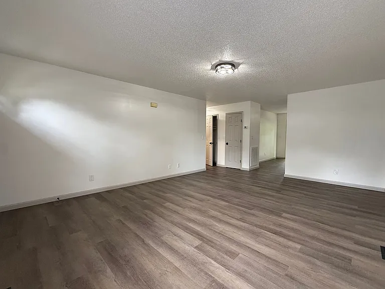 1541 Southside Rd — Photo 3