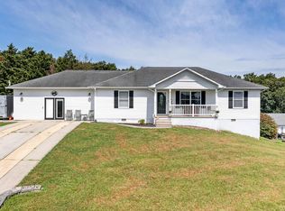 212 Bayberry Dr, Crossville, TN 38555