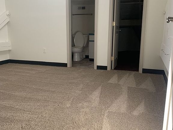 5th image of 1901 E Franklin St APT 4